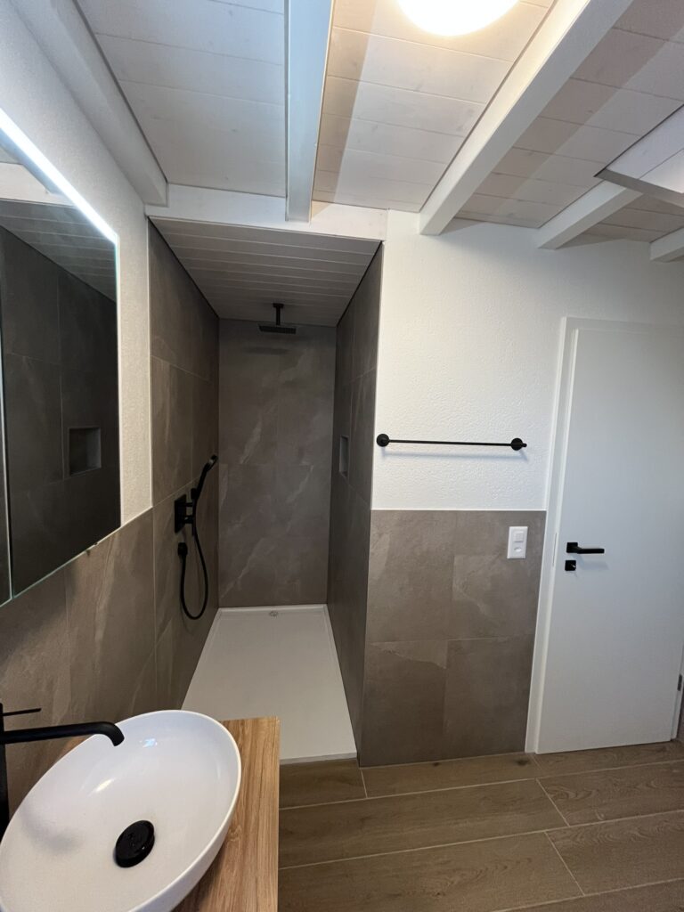 Plattenbeläge Badzimmer